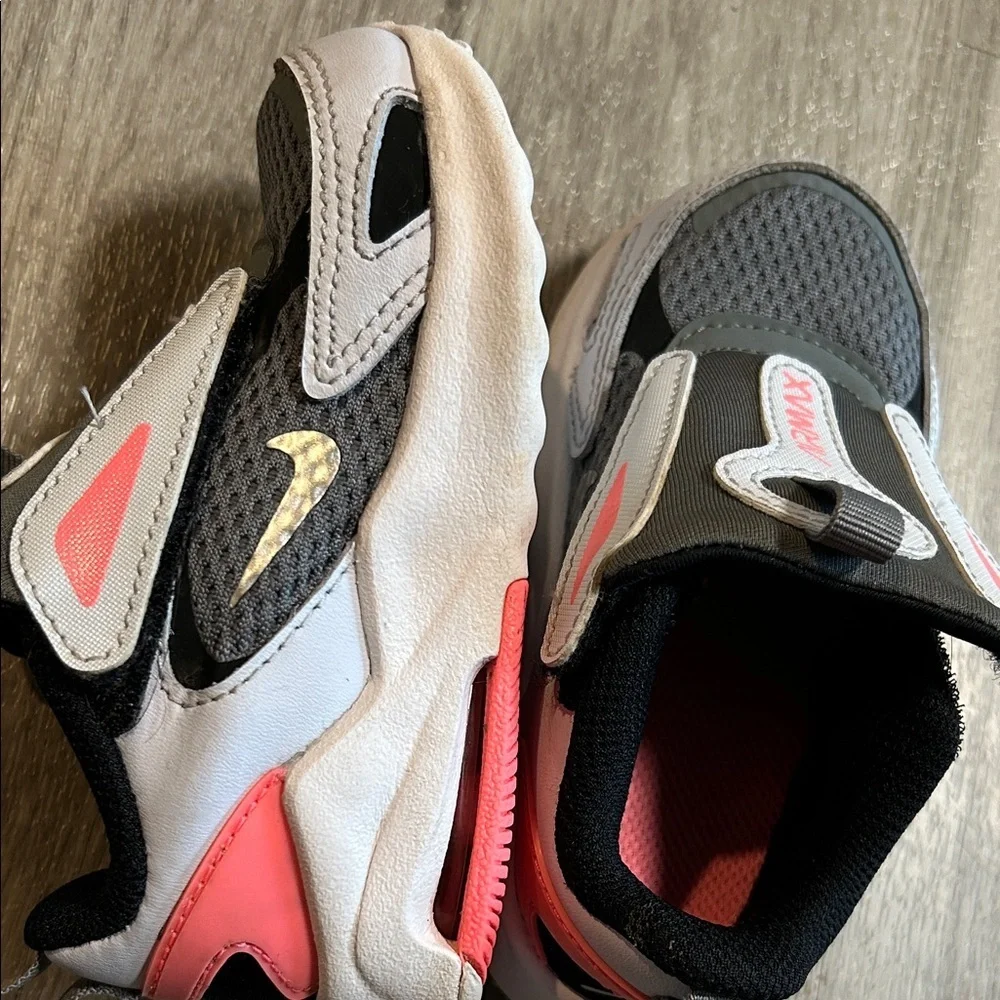 Nike Kids' Gray & Pink Hook-and-Loop Sneakers